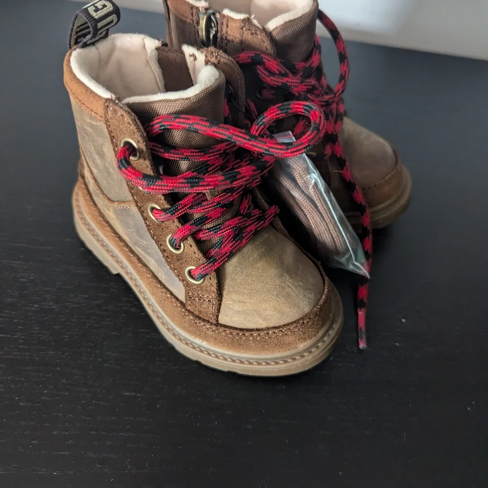 Ugg Kids' Robley Waterproof Boot